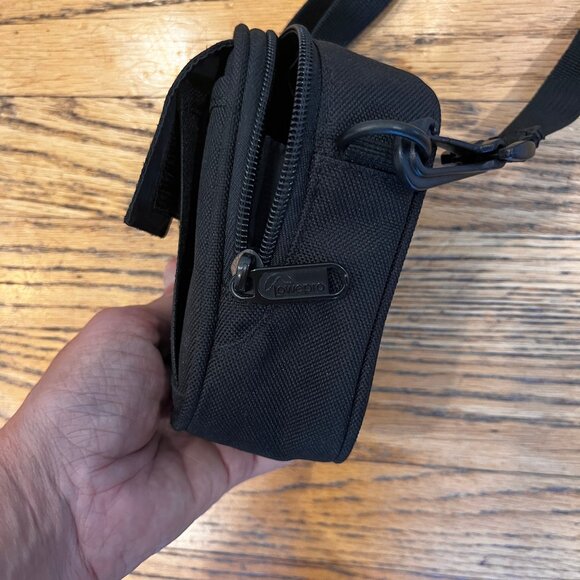Lowerpro Small Black Portable Digital Camera Case with Adjustable Strap - Picture 8 of 12